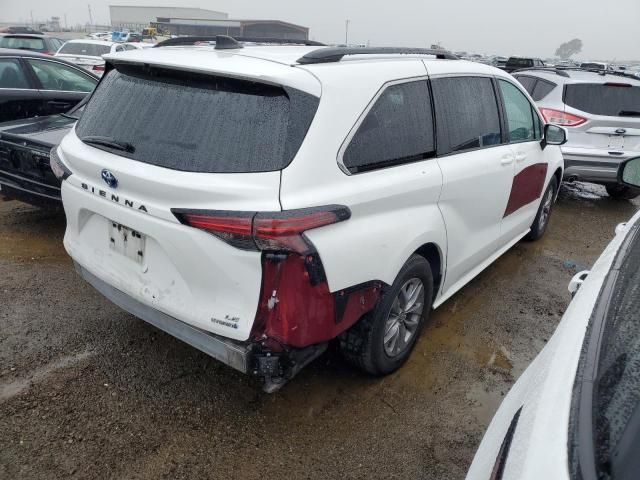 2022 Toyota Sienna LE