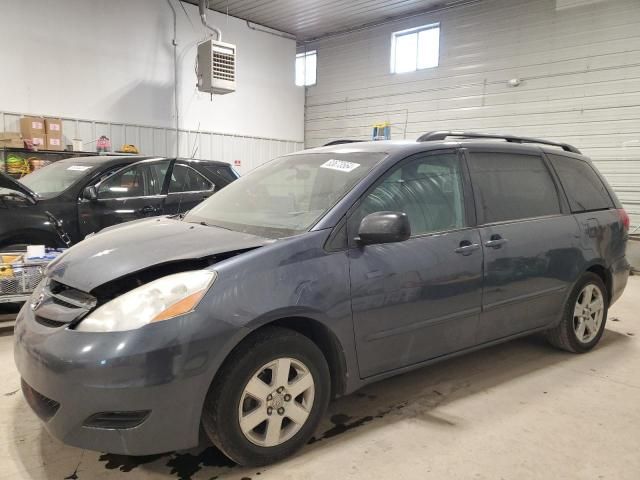 2009 Toyota Sienna CE