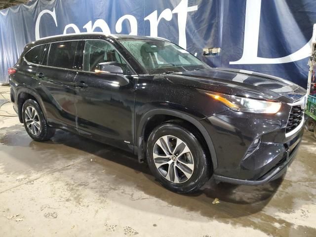 2022 Toyota Highlander Hybrid XLE