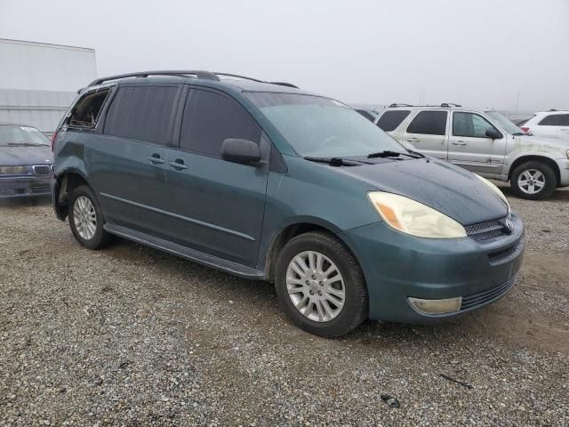 2004 Toyota Sienna CE