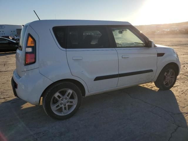 2010 KIA Soul +