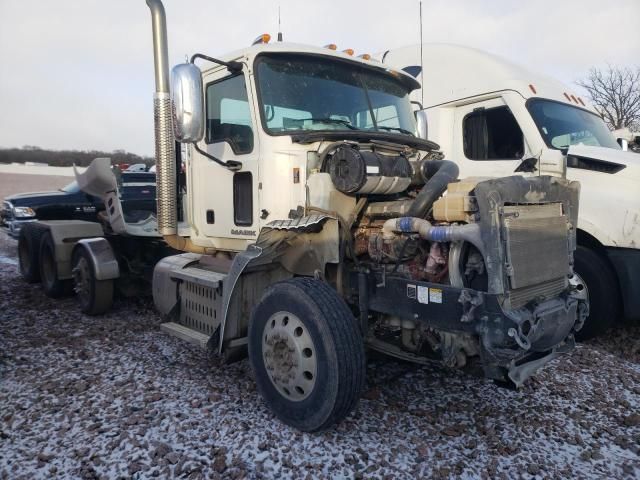 2016 Mack 600 CXU600