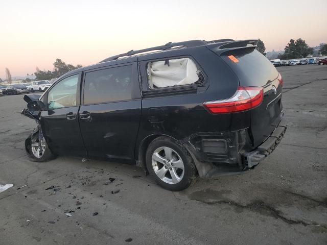 2017 Toyota Sienna LE