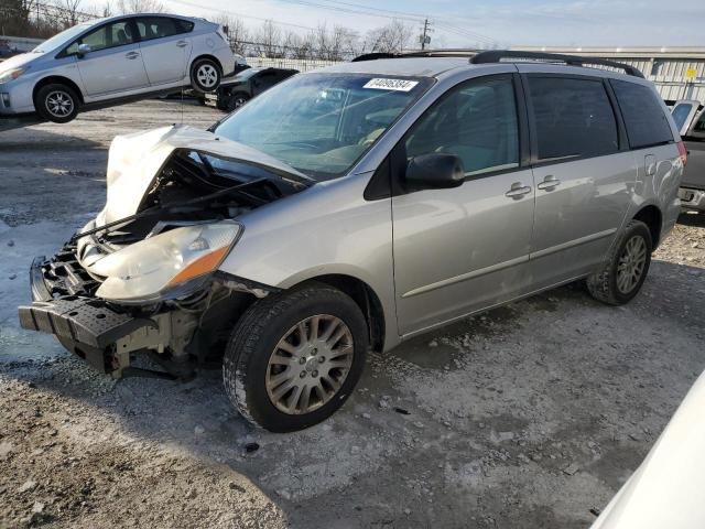 2010 Toyota Sienna LE