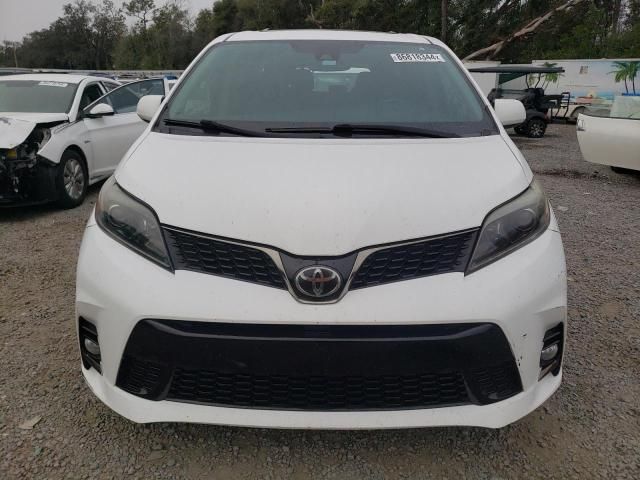 2018 Toyota Sienna SE