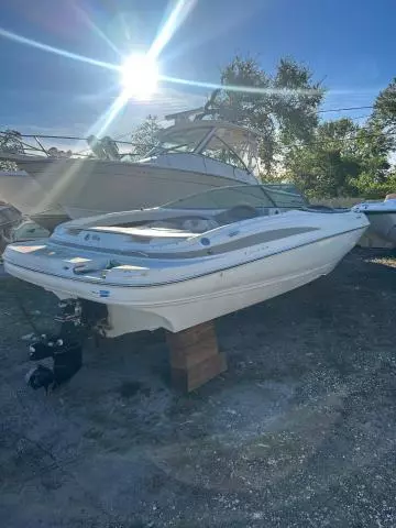 2001 Maxum Boat