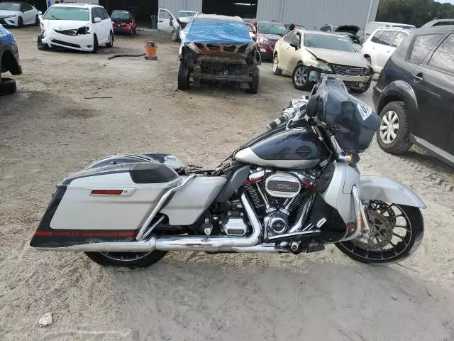 2019 Harley-Davidson Flhxse