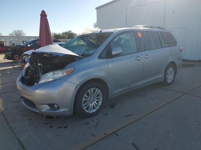 2015 Toyota Sienna XLE