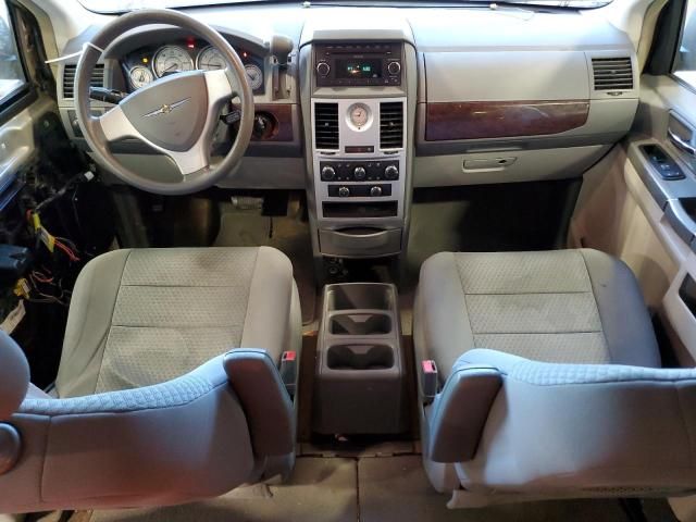 2010 Chrysler Town & Country LX