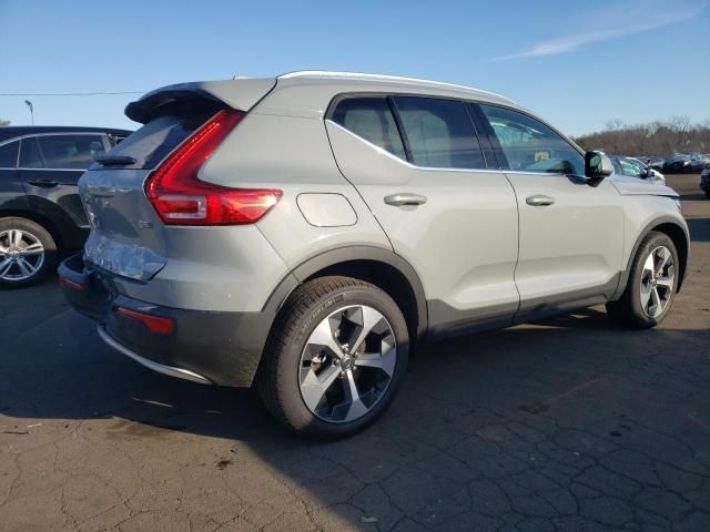 2024 Volvo XC40 Core