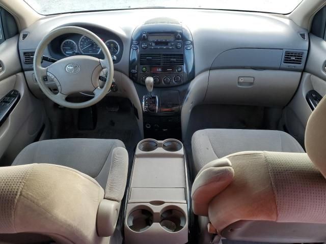 2004 Toyota Sienna CE