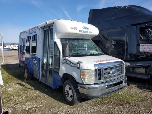 2009 Ford Econoline E350 Super Duty Cutaway Van