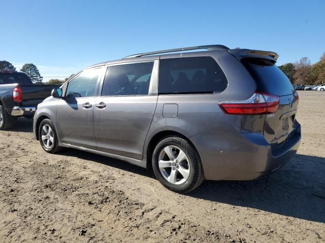 2019 Toyota Sienna LE