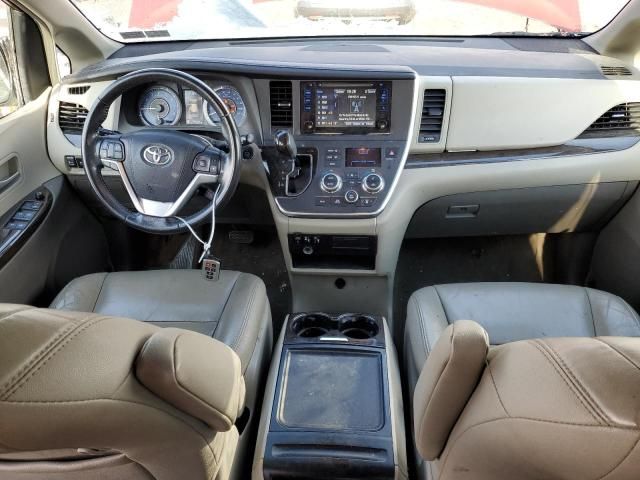 2016 Toyota Sienna XLE