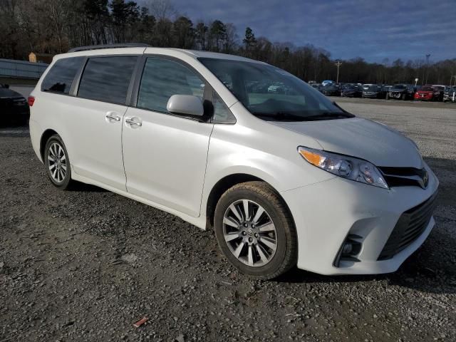 2020 Toyota Sienna XLE