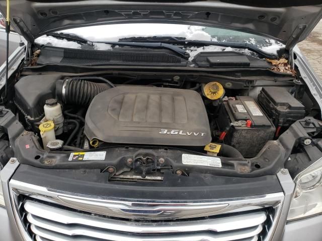 2016 Chrysler Town & Country Touring L