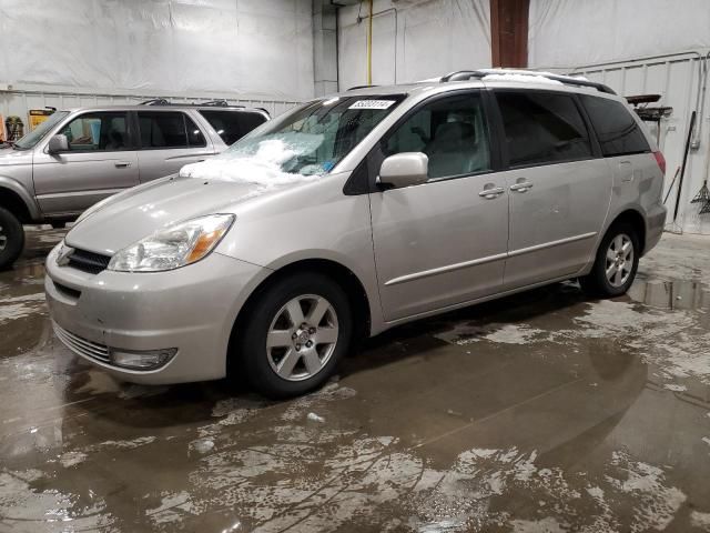 2004 Toyota Sienna XLE