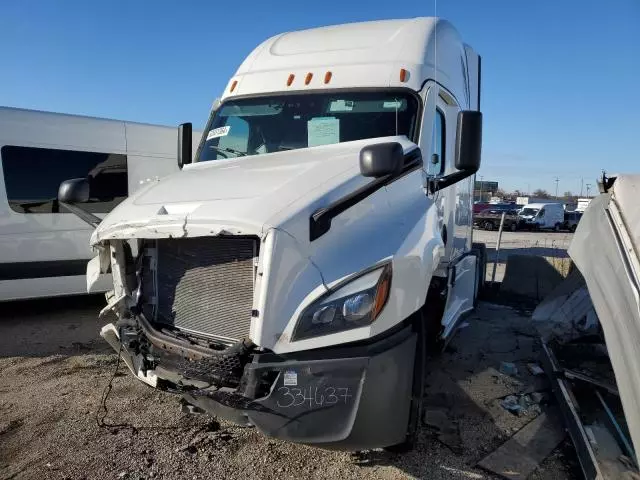 2021 Freightliner Cascadia 126