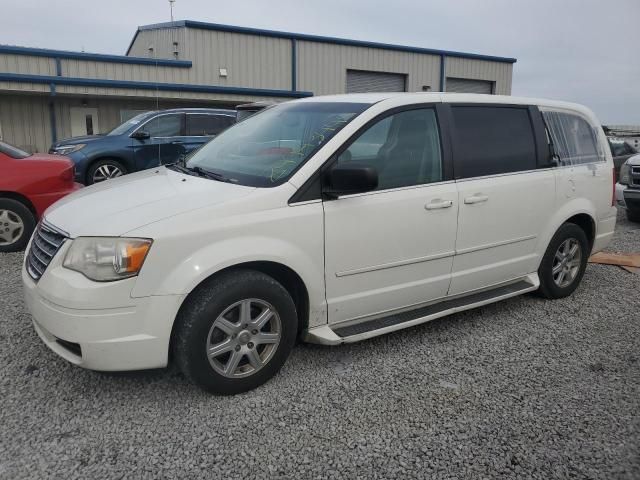 2010 Chrysler Town & Country LX