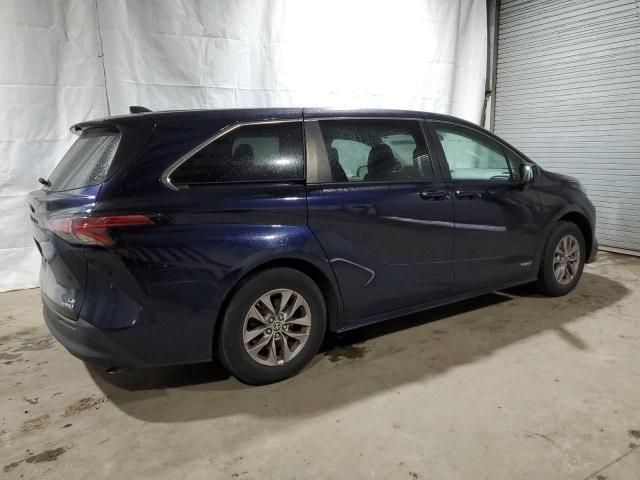 2021 Toyota Sienna LE