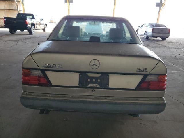 1990 Mercedes-Benz 300 E 2.6