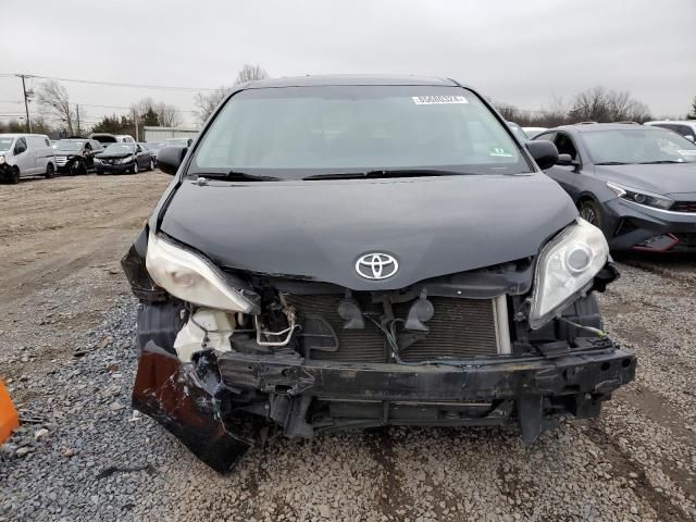 2017 Toyota Sienna LE