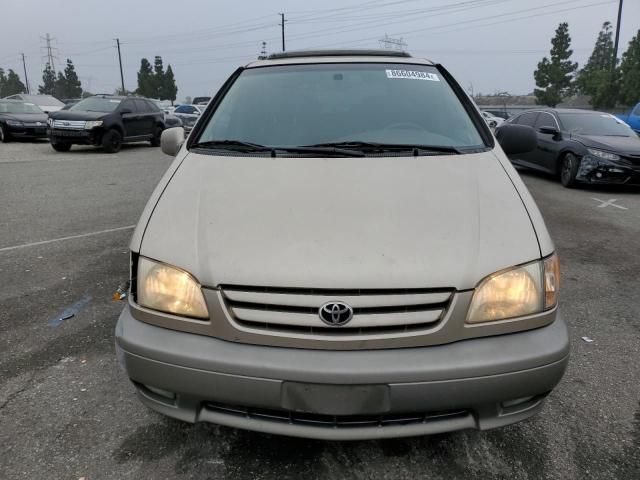 2001 Toyota Sienna LE