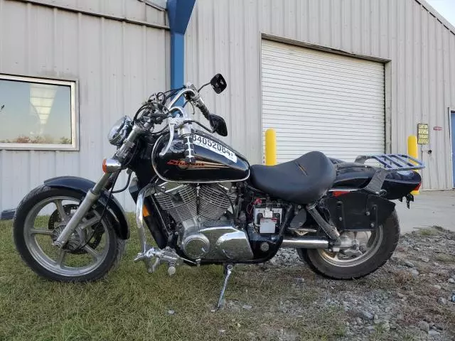 2000 Honda VT1100 C