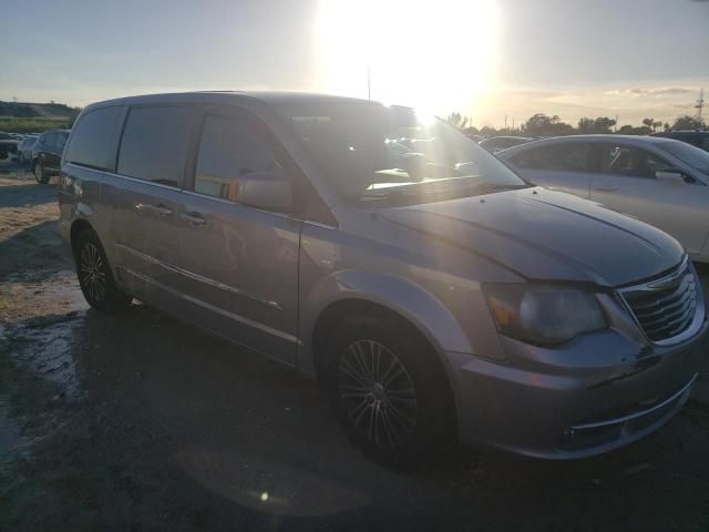 2014 Chrysler Town & Country S