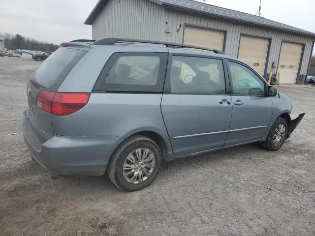 2004 Toyota Sienna CE