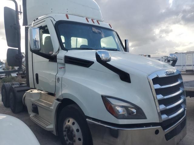 2020 Freightliner Cascadia 126