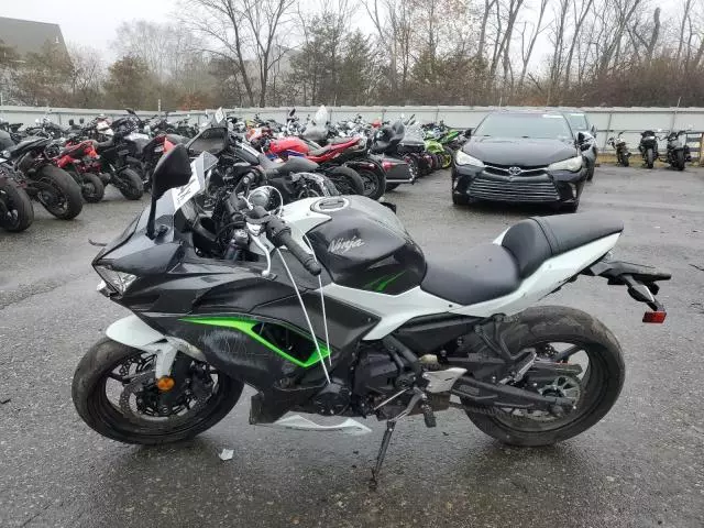 2022 Kawasaki EX650 N