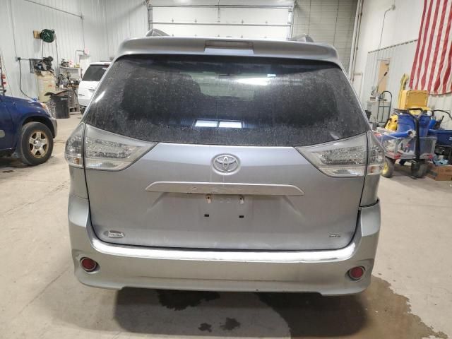 2011 Toyota Sienna Sport