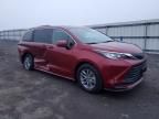 2022 Toyota Sienna LE