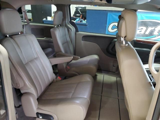 2012 Chrysler Town & Country Touring