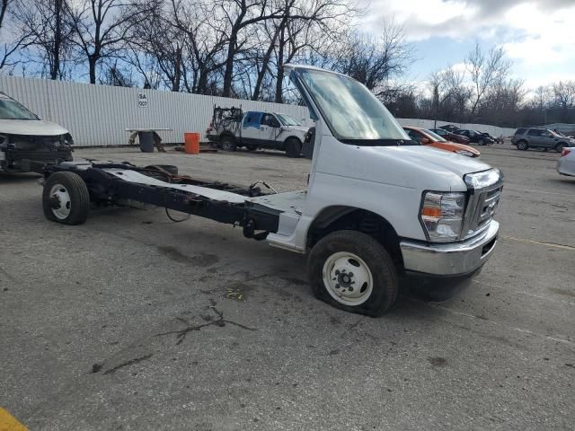 2024 Ford Econoline E450 Super Duty Cutaway Van