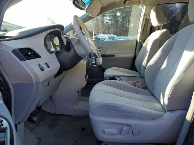 2013 Toyota Sienna LE