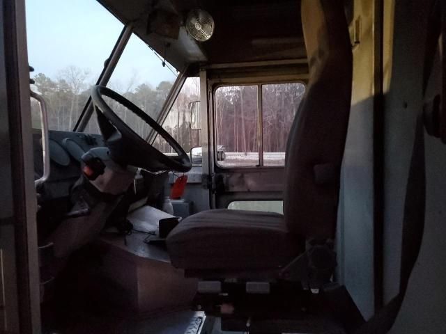 2009 Freightliner Chassis M Line WALK-IN Van