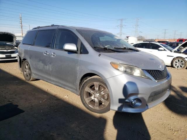 2011 Toyota Sienna Sport