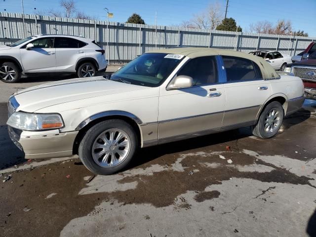 2005 Lincoln Town Car Signature Limited