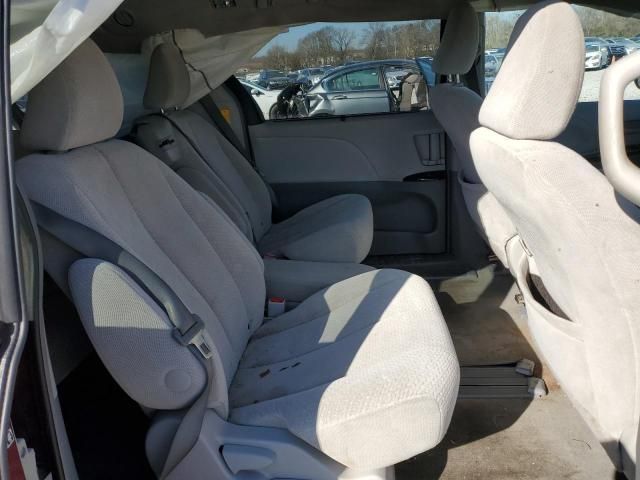 2014 Toyota Sienna LE