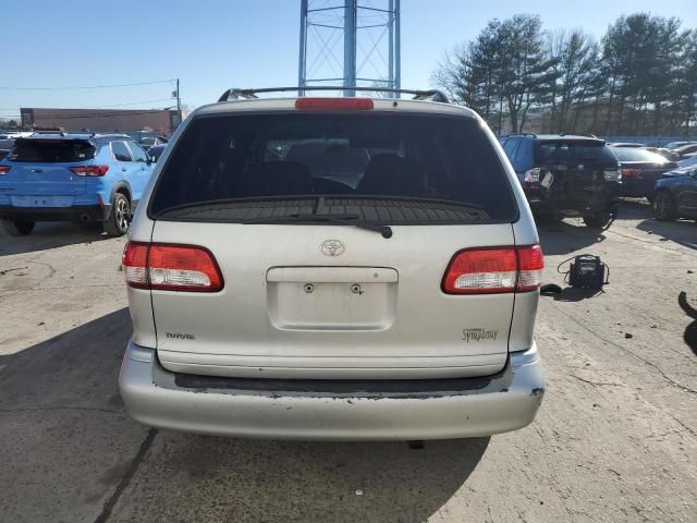 2003 Toyota Sienna LE