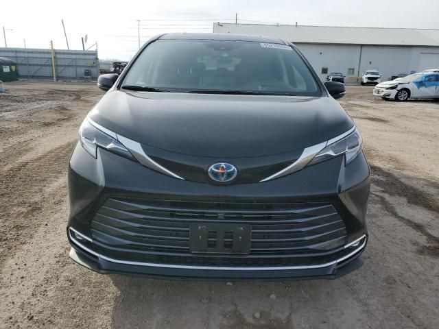 2023 Toyota Sienna Limited