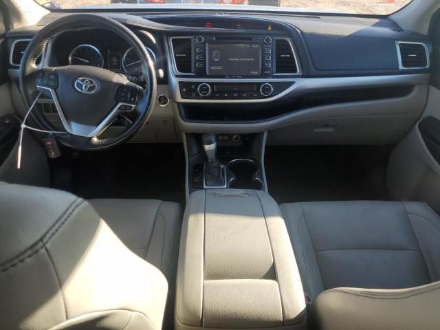 2017 Toyota Highlander SE