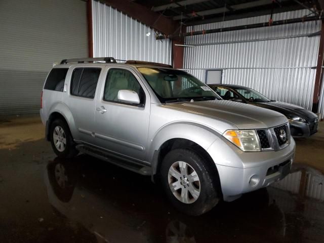 2005 Nissan Pathfinder LE