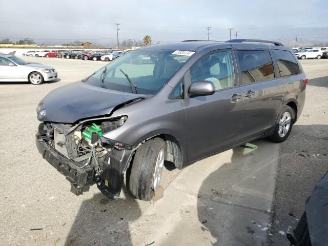 2017 Toyota Sienna LE