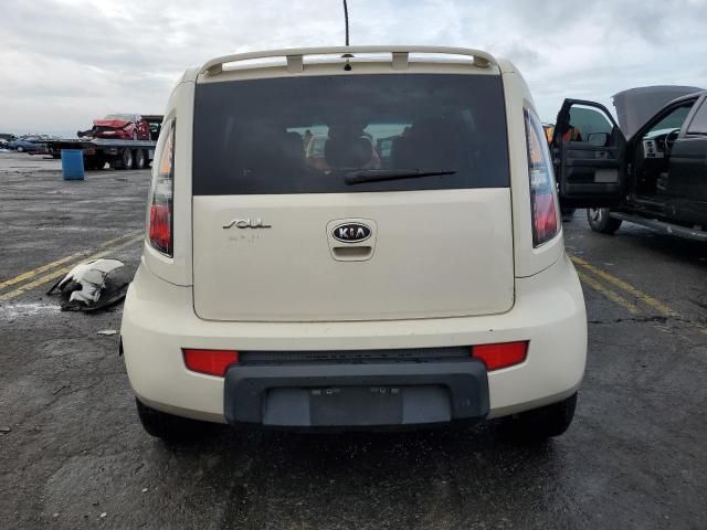 2011 KIA Soul +