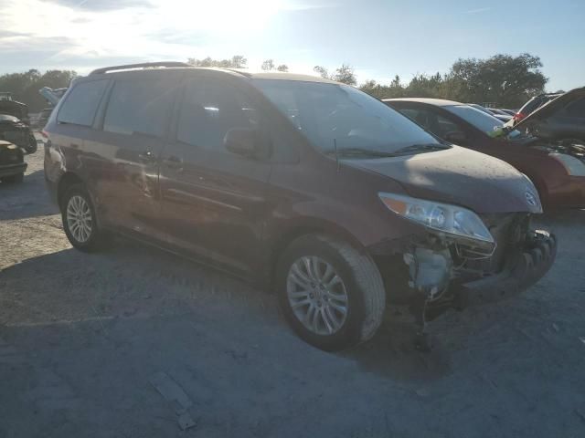 2011 Toyota Sienna XLE