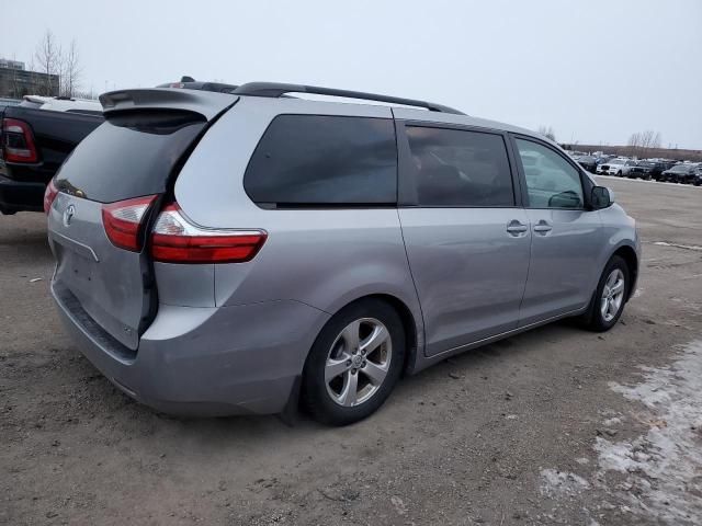 2017 Toyota Sienna LE