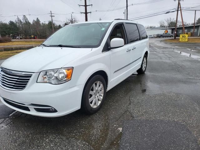 2016 Chrysler Town & Country Touring